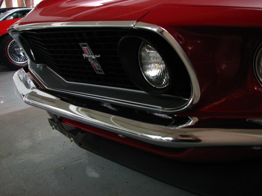  Ford Mustang Boss 302 Red 1970 года  (фото 2 из 4)